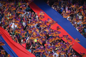 Автобус с болельщиками «Барселоны» загорелся перед матчем Лиги чемпионов с «Брюгге»: видео