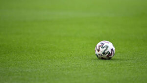 В Швеции футбольный матч продлился более четырех часов из-за пожара