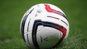 В Бурунди футболист умер во время матча из-за монеты во рту, сообщают СМИ