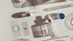 Ayollar kosmetikasidagi qaysi moddalar saraton chaqiradi? (ro‘yxat)