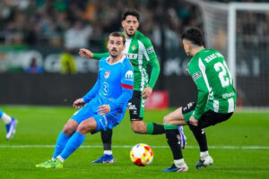 «Атлетико» разгромил «Бетис» и стал последним полуфиналистом Кубка Испании