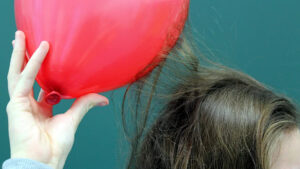 Olimlar statik elektr energiyasining asosiy sirini topishdi