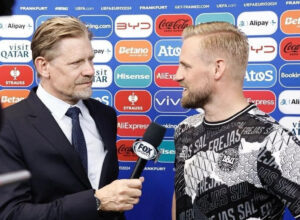 «Он убил его карьеру». Шмейхель — о замене Кински на 17-й минуте