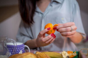Mandarinni qanday hollarda ehtiyotkorlik bilan iste’mol qilish kerak?