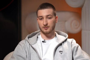 Сын Плющенко объяснил отказ называть фигуриста отцом