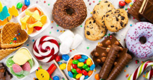 Akne paydo bo‘lishiga olib keladigan 3 ta ovqatlanish odati