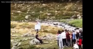 Камень стал достопримечательностью в Турции после фото Салаха